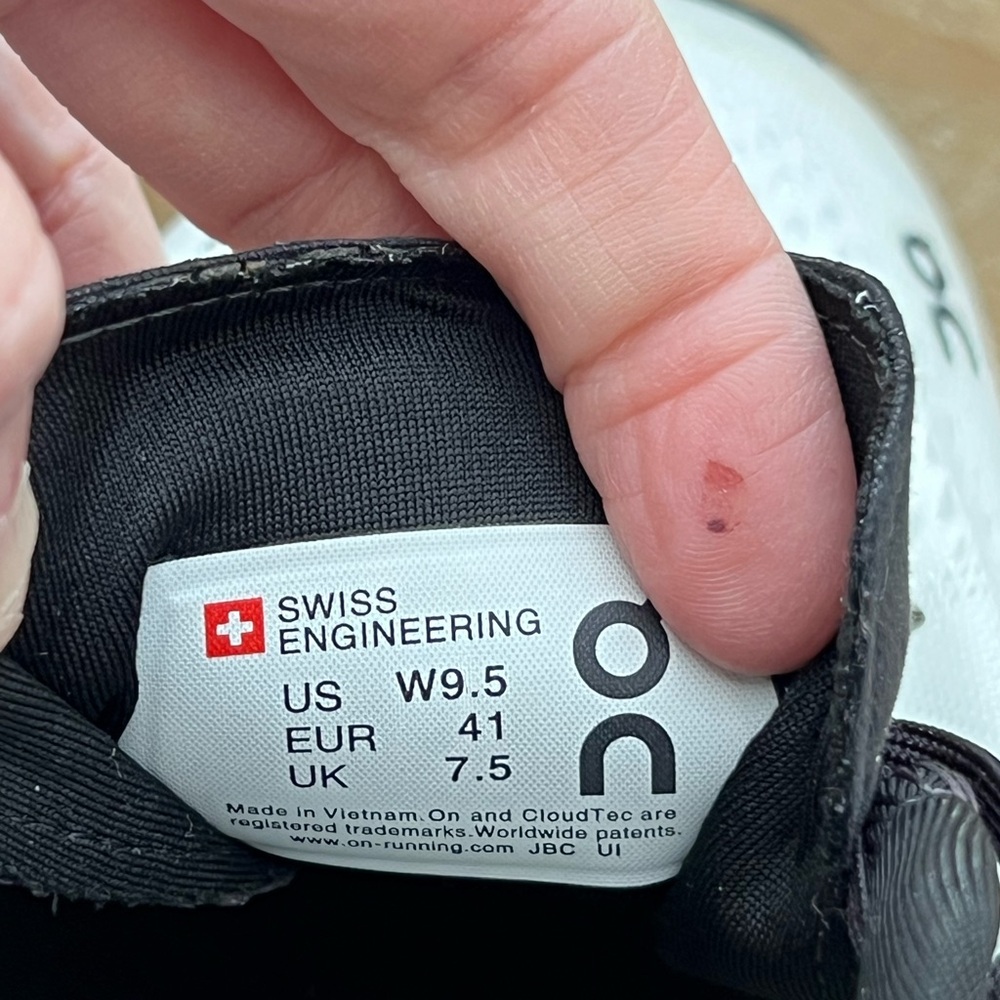 ON Cloud Cloudboom Road Running Shoe in Size 9.5 New - Picture 11 of 12